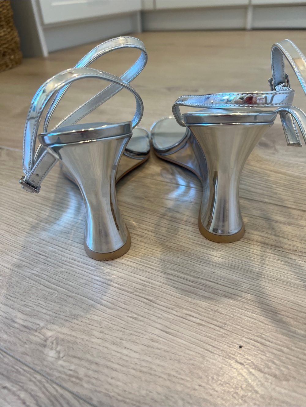 OAK + FORT Silver Metallic Ankle-Strap Wedge Sandals - Picture 4 of 5